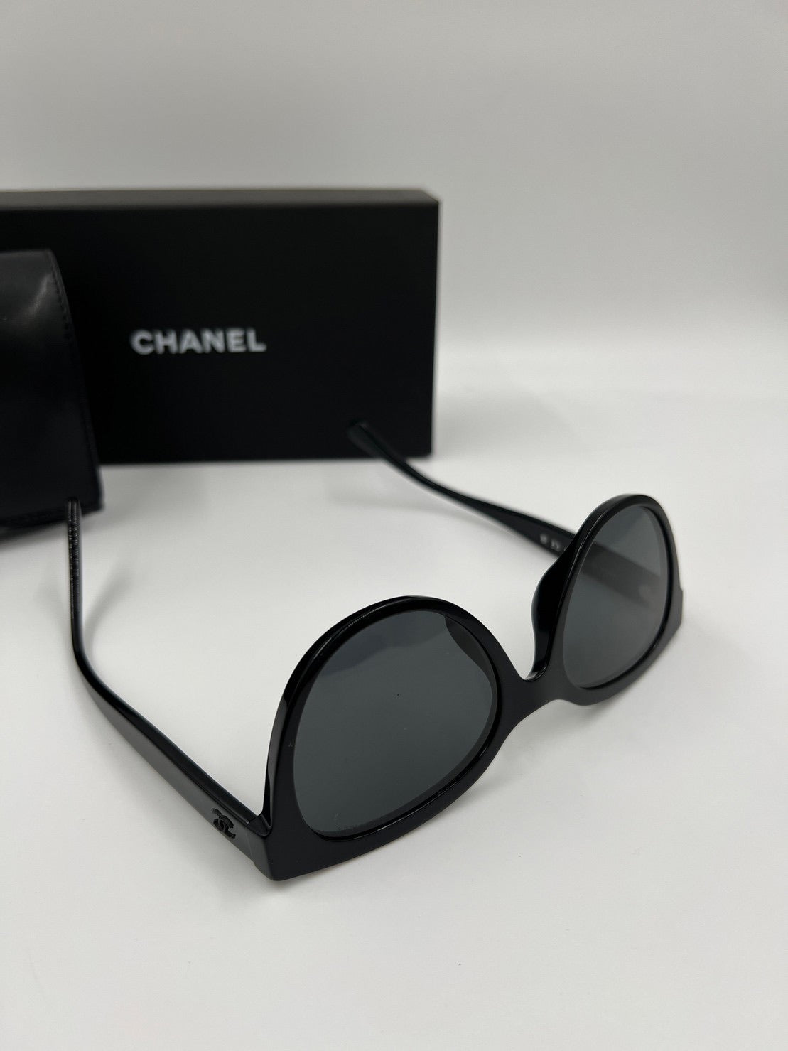 Chanel 5414A Sunglasses / Brand new
