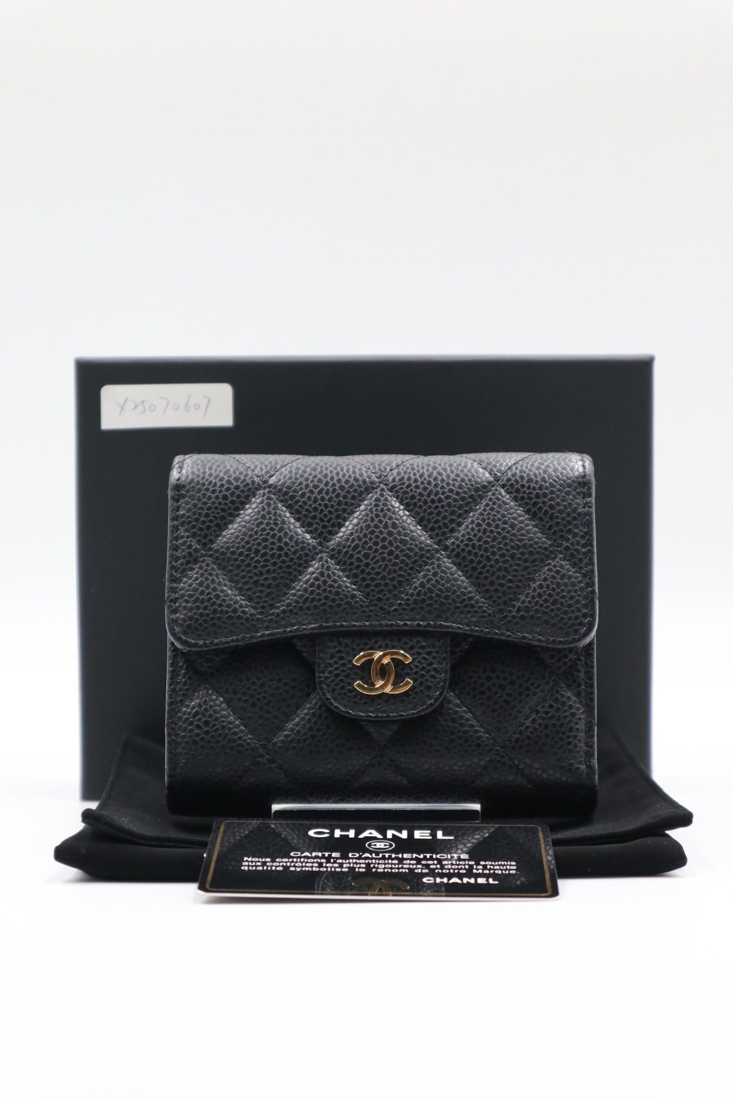 Chanel 荔枝皮黑金短夾 / Rank N 250911001