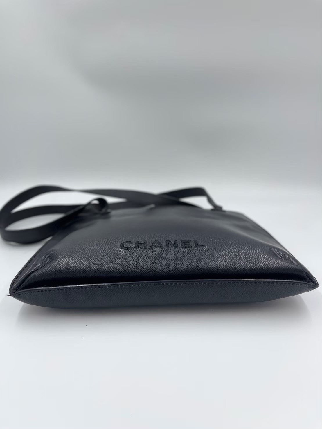 Chanel素面側背包
