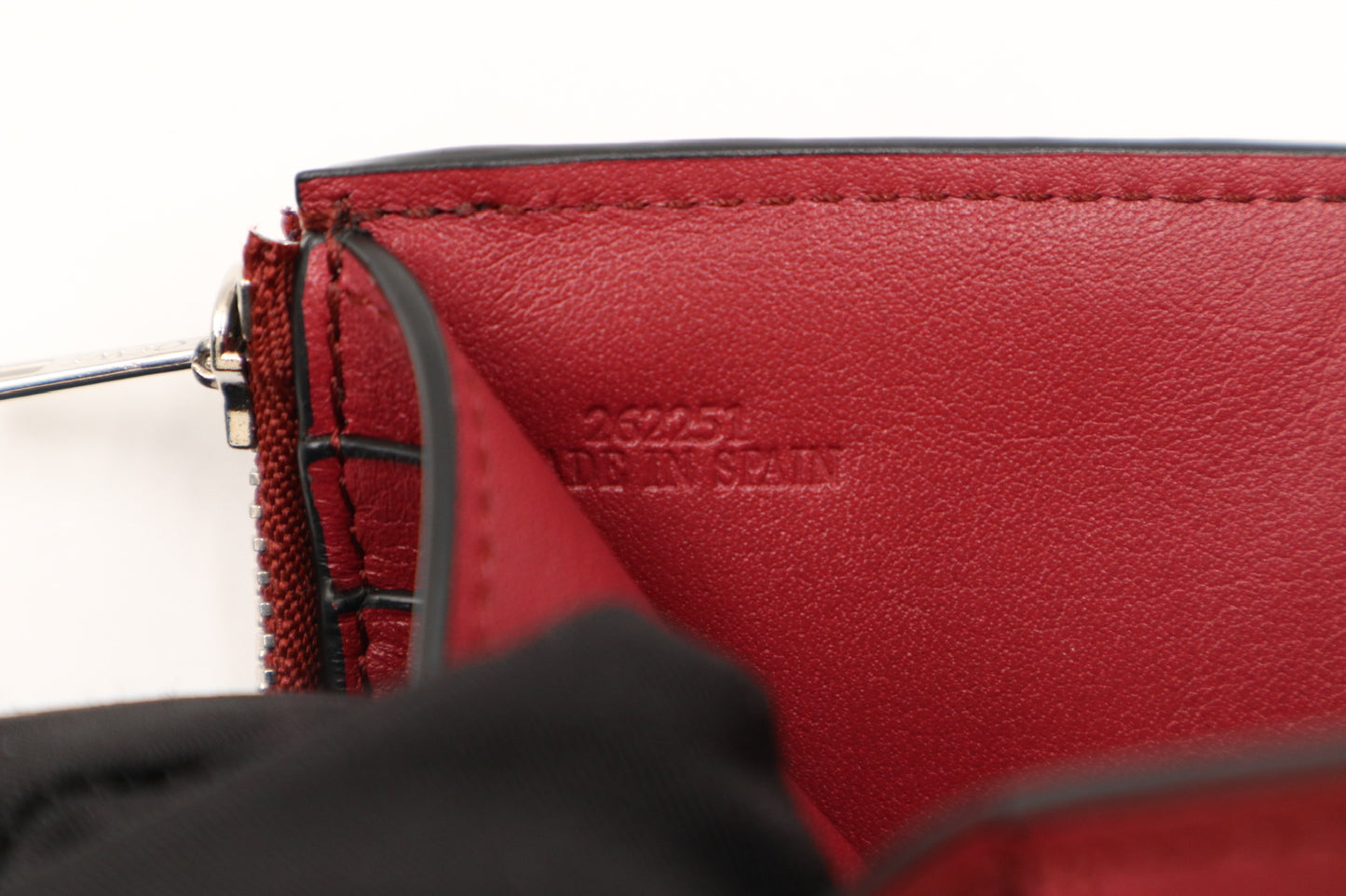 Loewe 焦糖色小牛皮三折短夾 / Rank SA 251126002