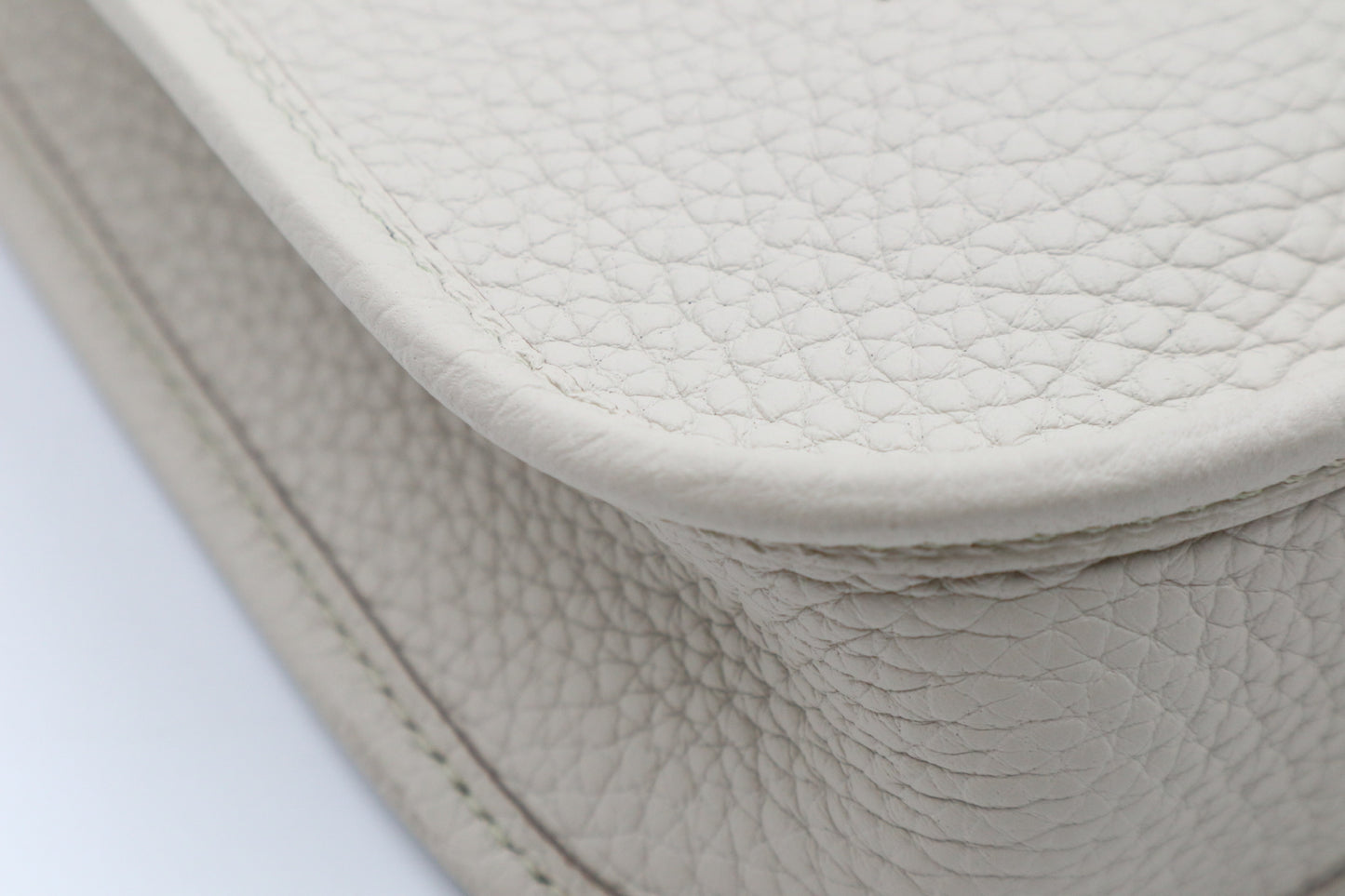 Hermes Mini Evelyne 奶昔白 / Rank SA 251116003