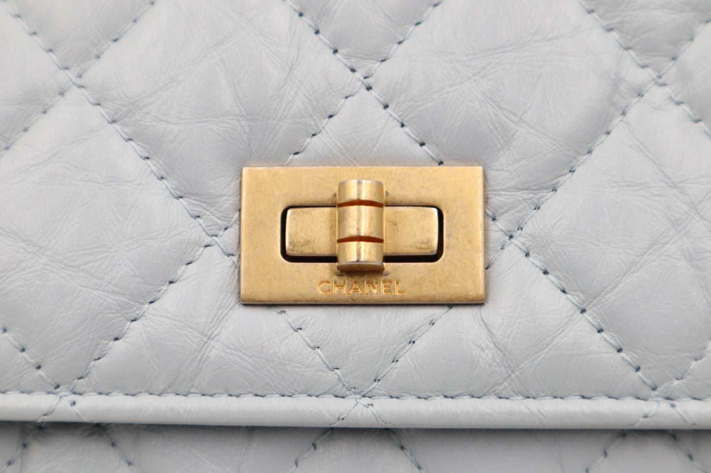 Chanel  2.55Woc 霧霾藍  /  Rank SA 251119009