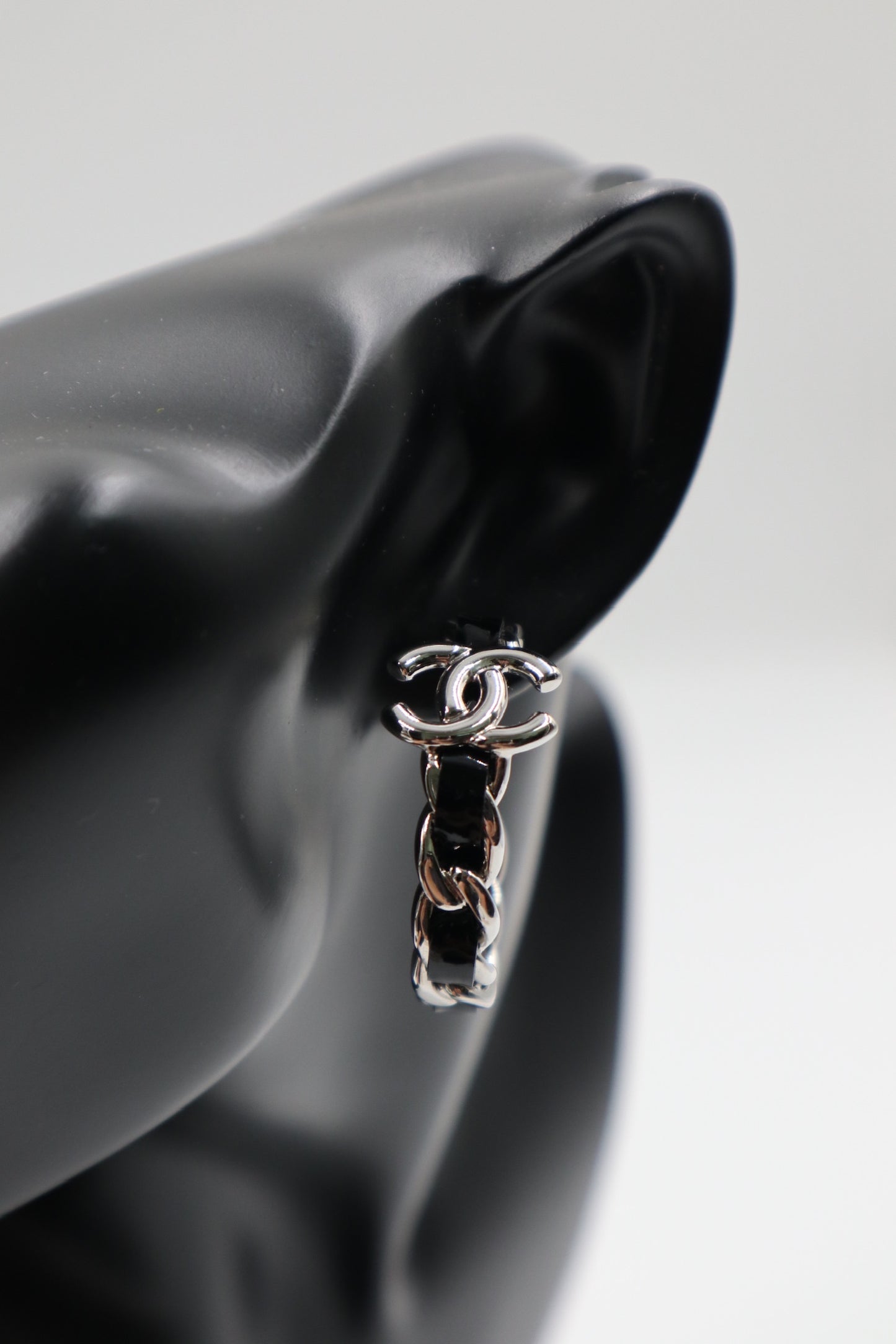 Chanel Earrings 皮革編織鏈圈耳環 / Rank SA 251018003