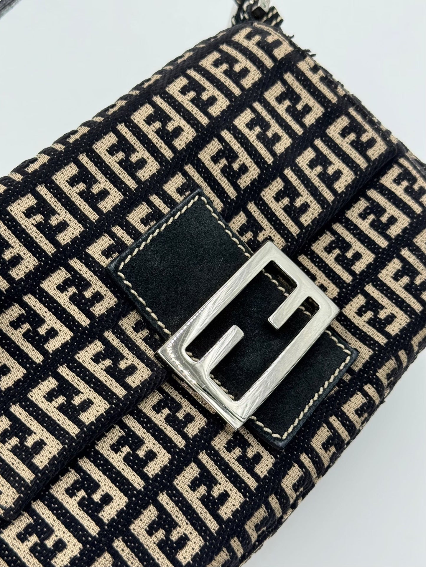 Fendi 米色老花小胖丁 / Rank SA