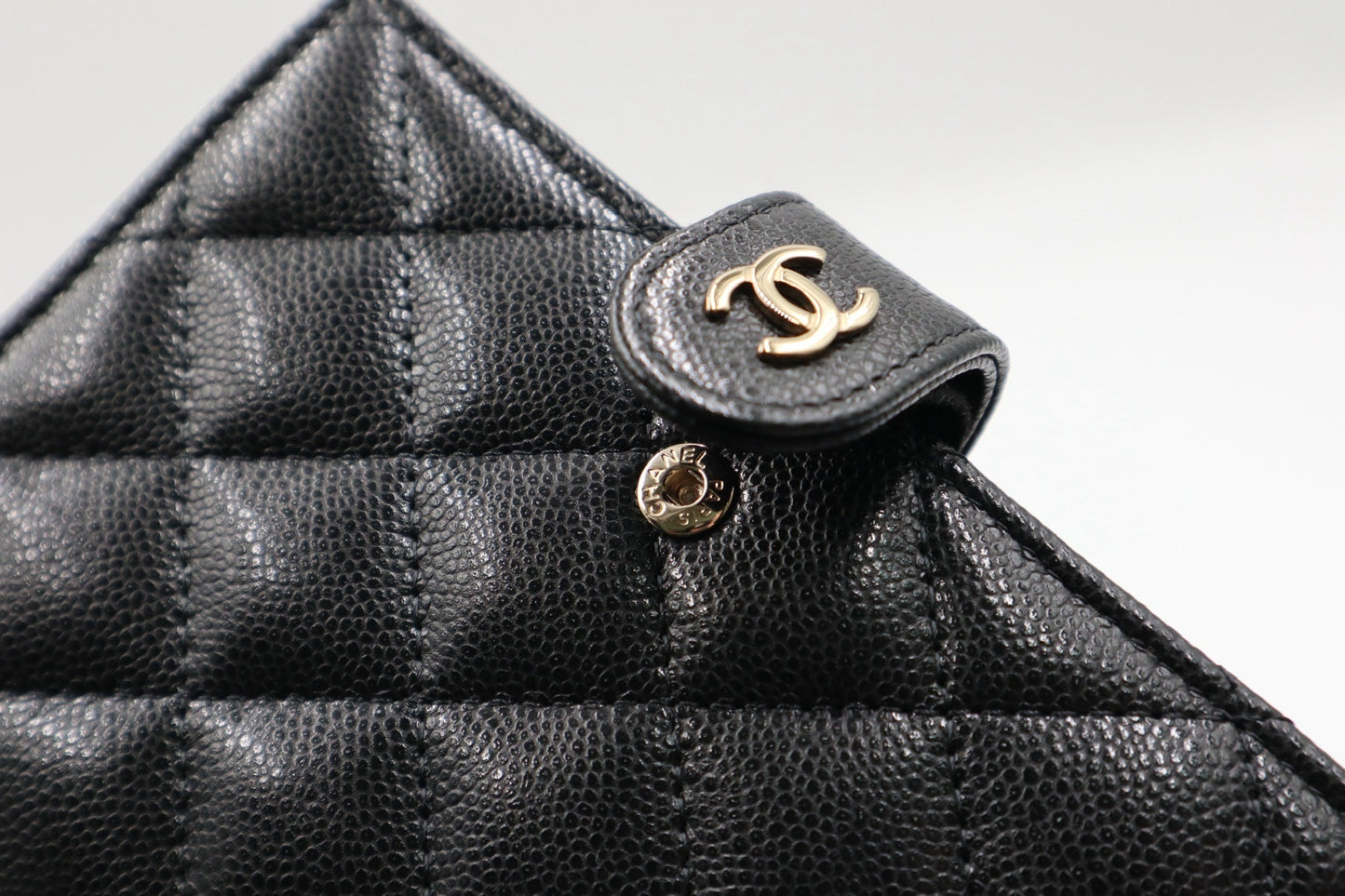 Chanel 24K雙折護照中夾 / Rank SA 251025001