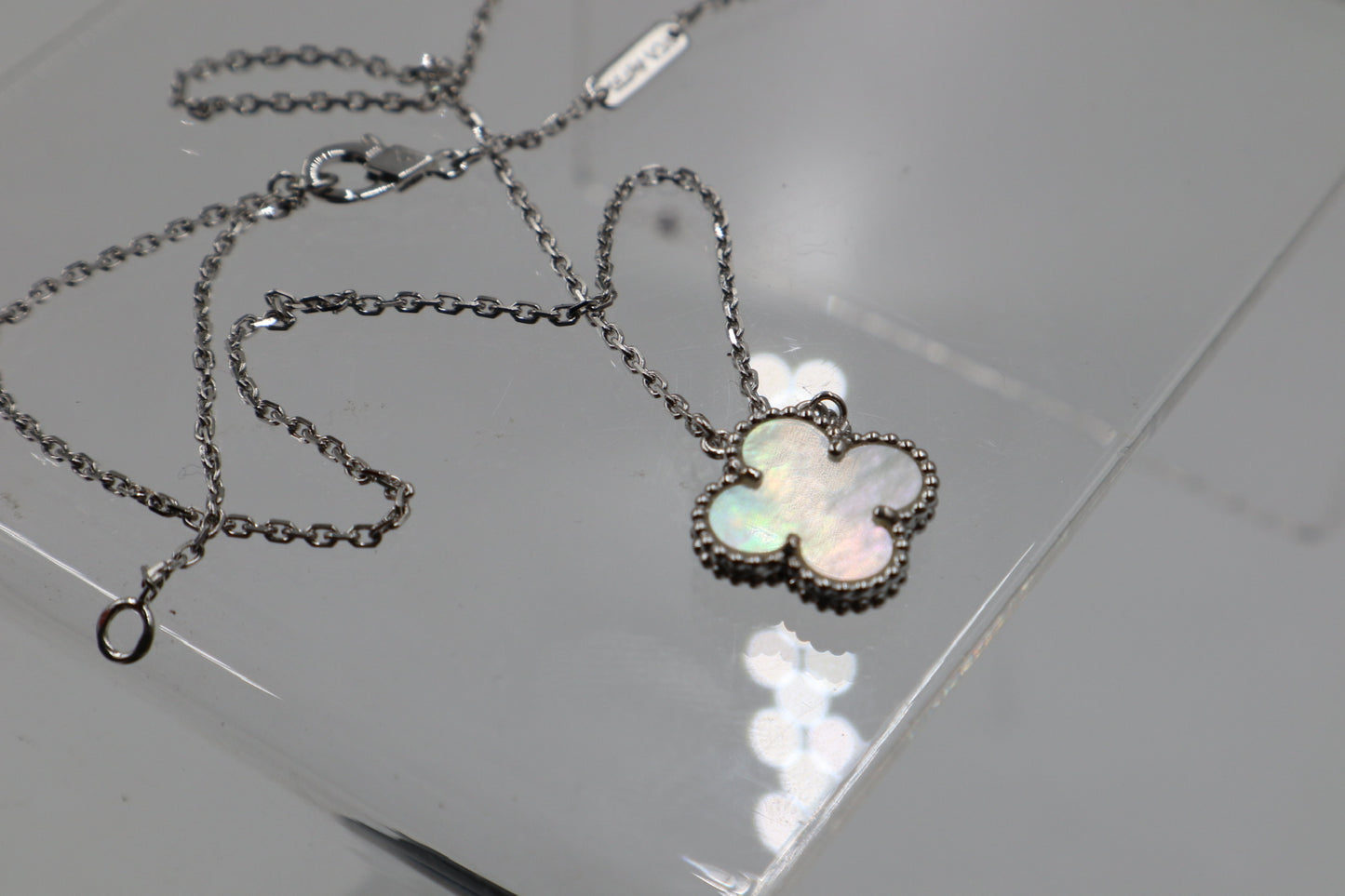 VCA 白K珍珠母貝墜飾 Necklace / Rank SA251027001
