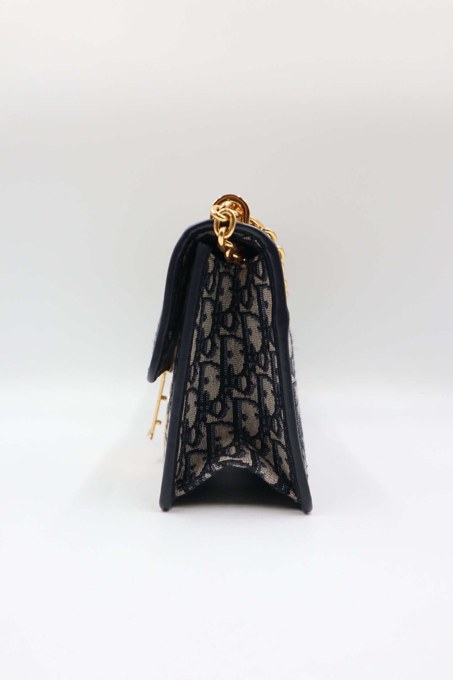 DIOR 蒙田30 Montaigne MM / Rank SA 251006001