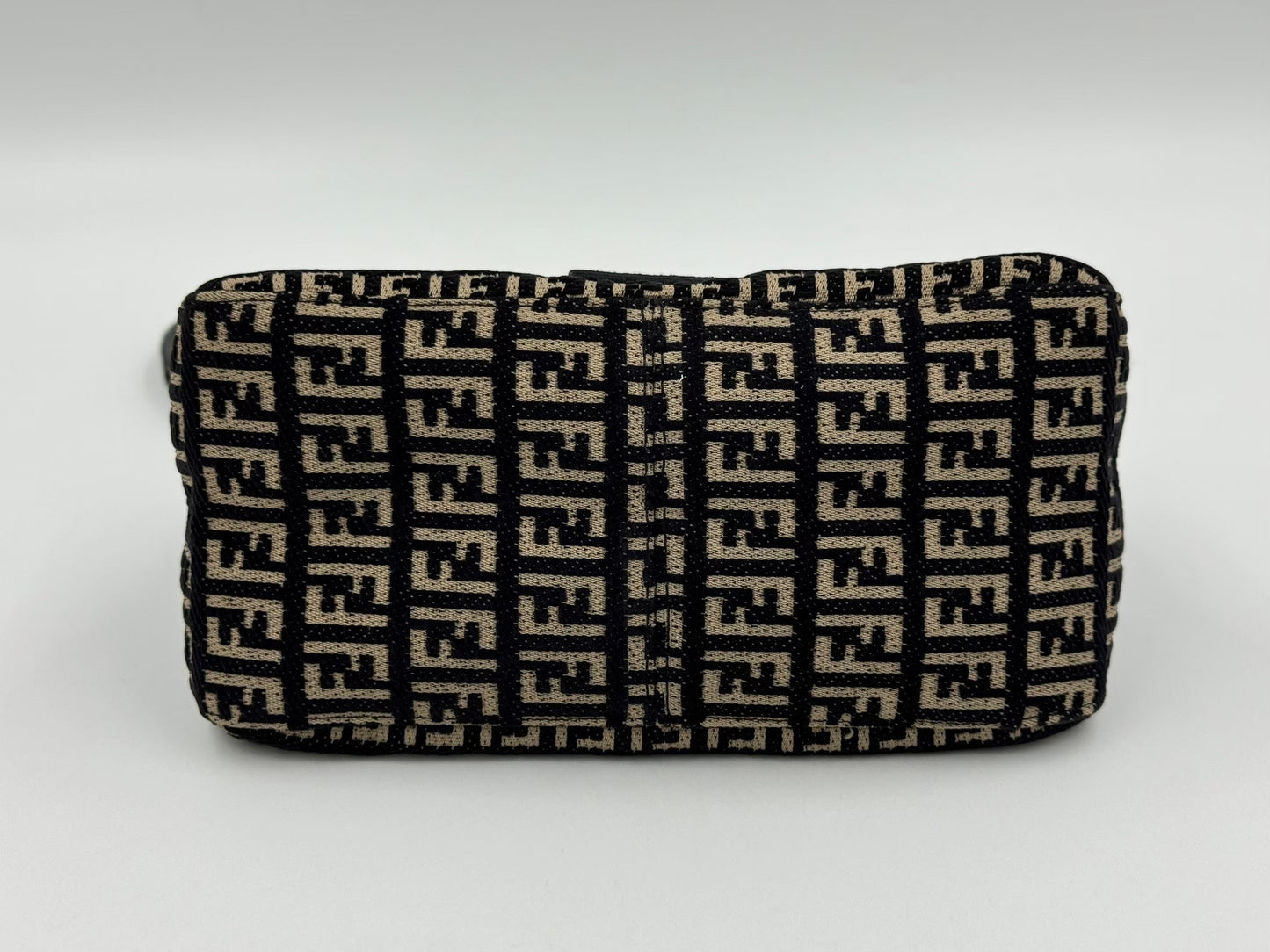 Fendi 米色老花小胖丁 / Rank SA