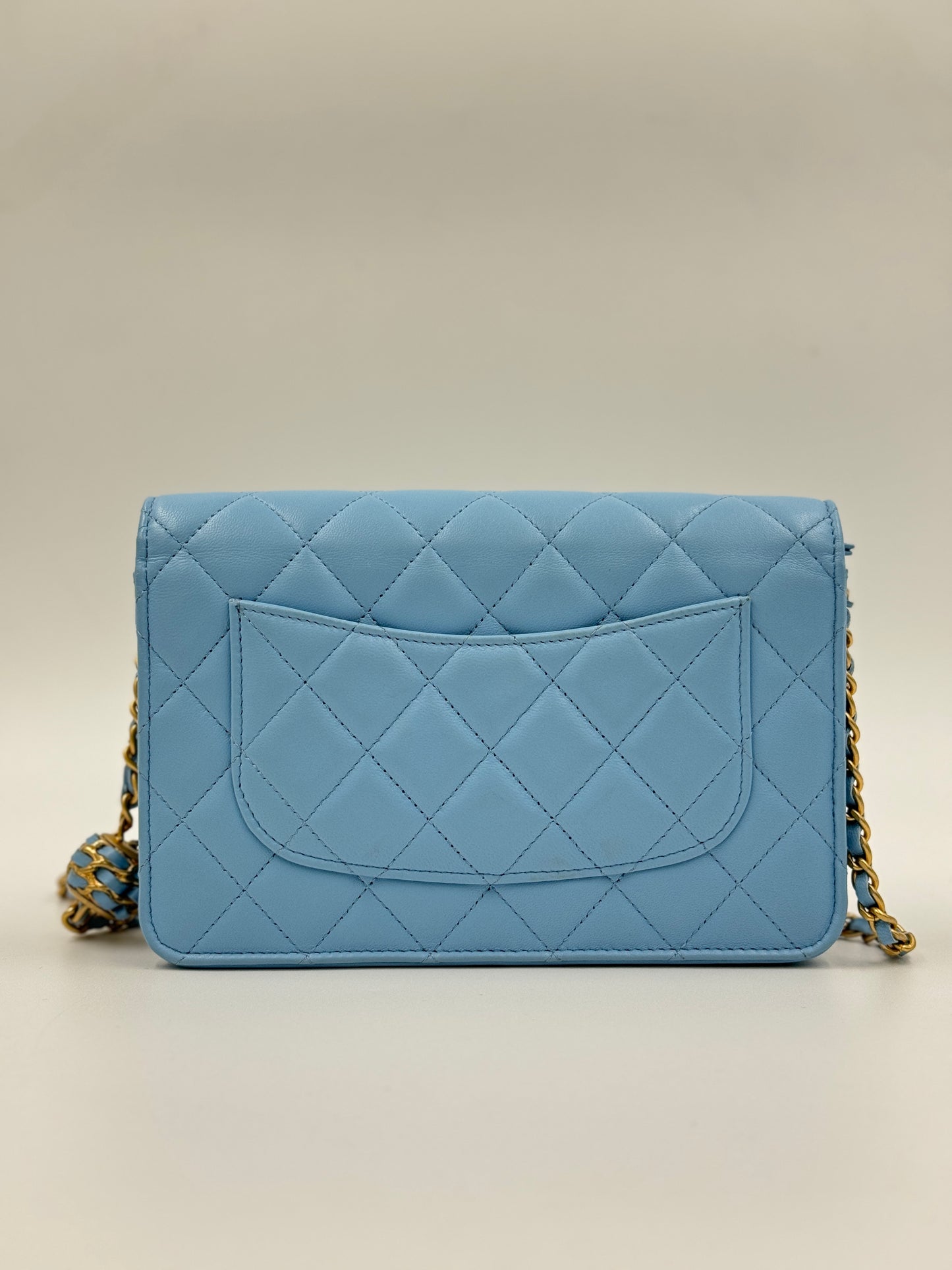 Chanel  Woc金球水藍色  /  Rank SA 24072502