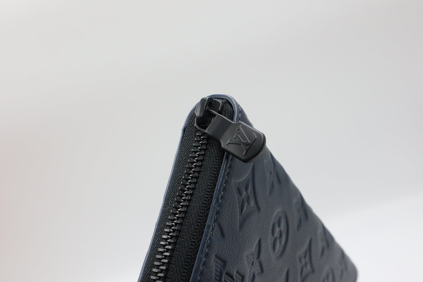 Louis Vuitton  牛皮壓紋長夾 / Rank SA 251110006