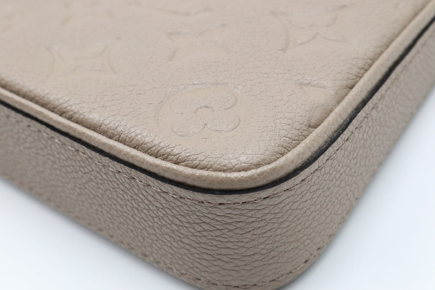 Louis Vuitton Easy poush奶茶色 / Rank SA 251030005