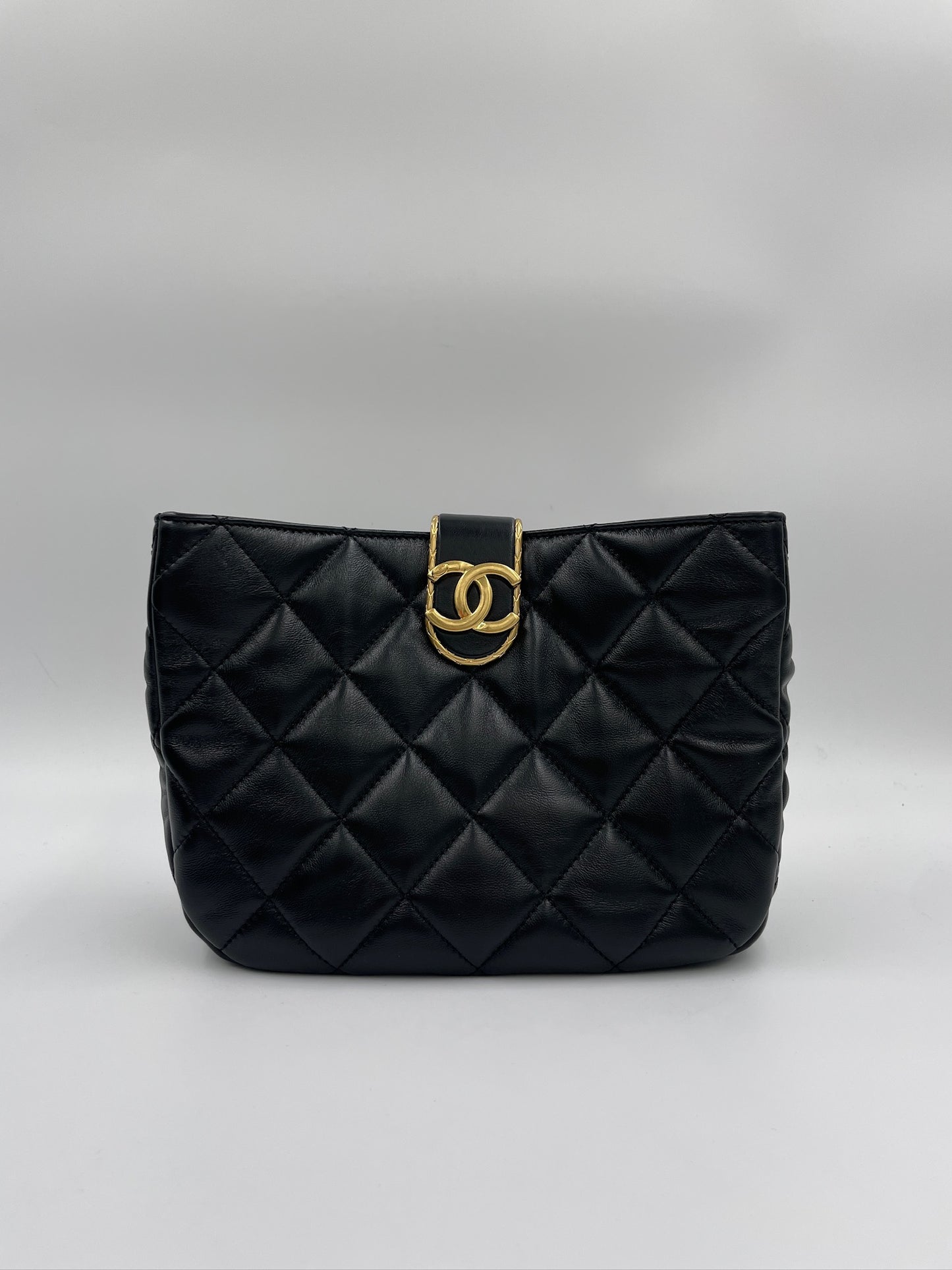 Chanel 22B 流浪托特/ Rank SA
