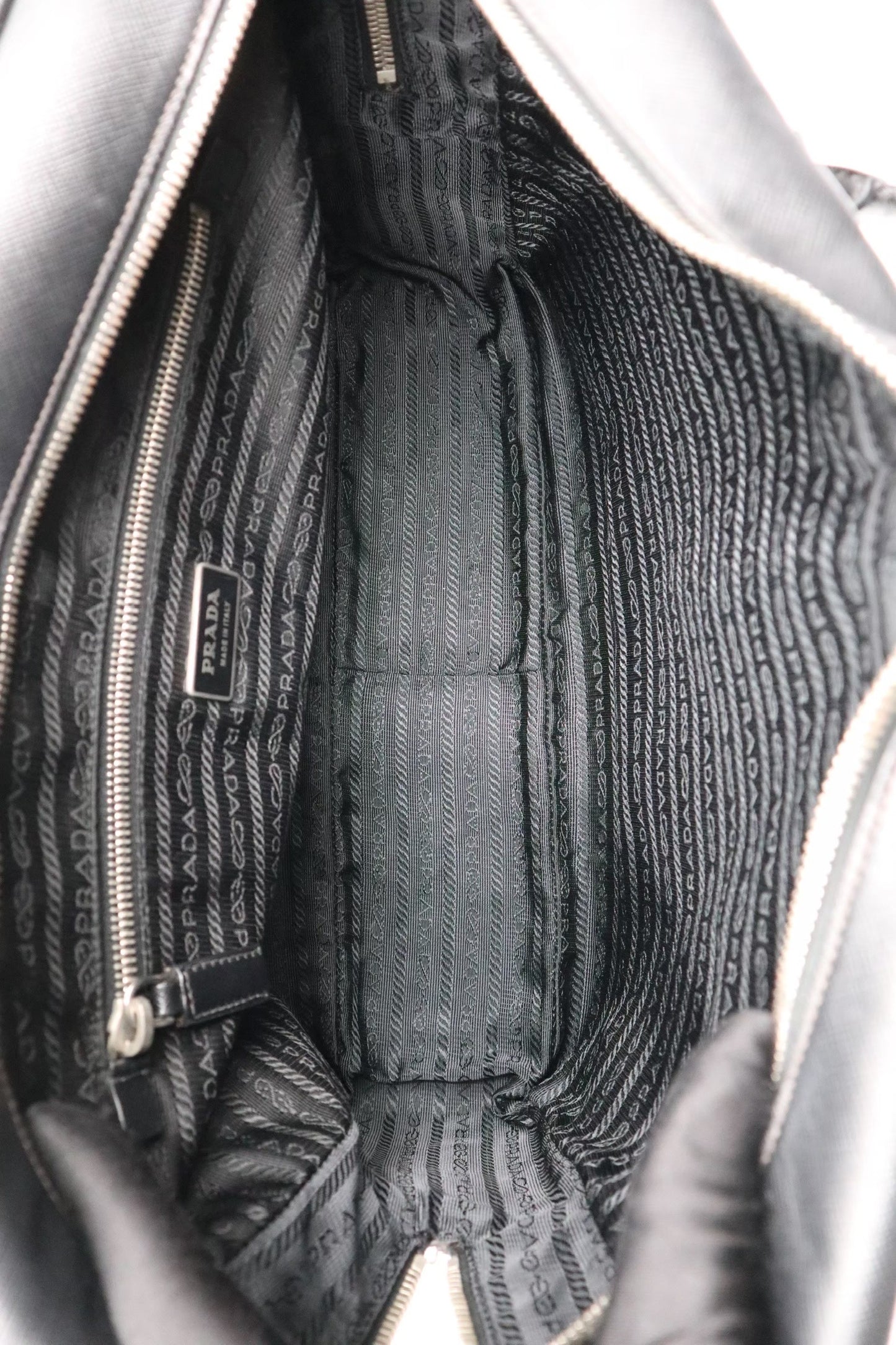 Prada 皮革保齡球包 / Rank SA 250827001