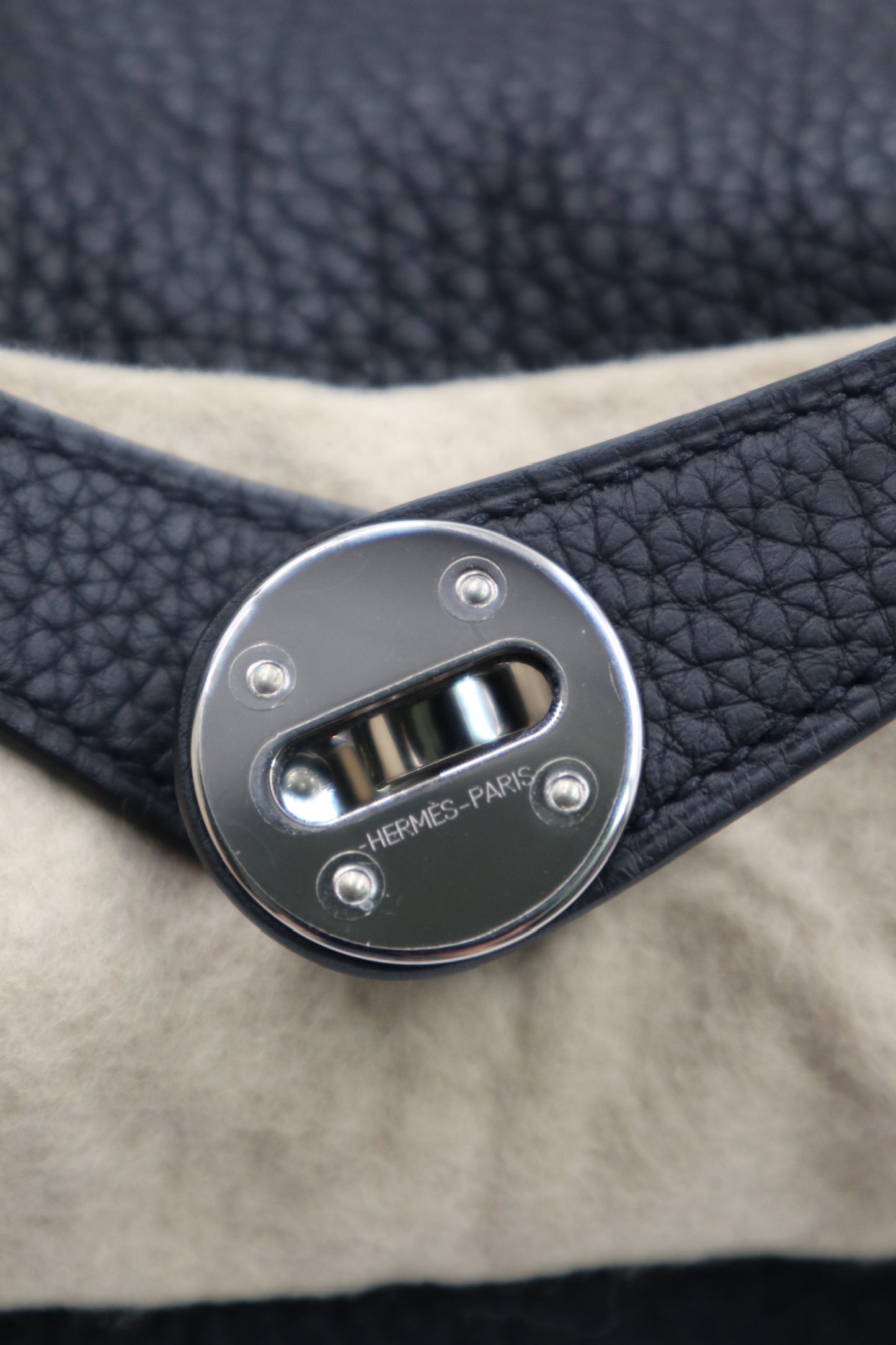 Hermes Lindy 26 黑色 銀扣 C / Rank SA 251022002