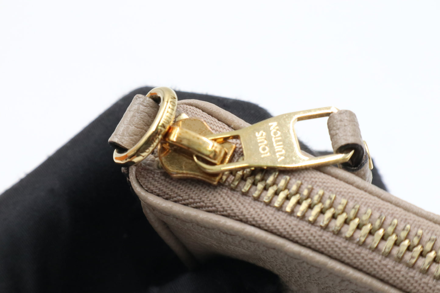 Louis Vuitton Easy poush奶茶色 / Rank SA 251030005