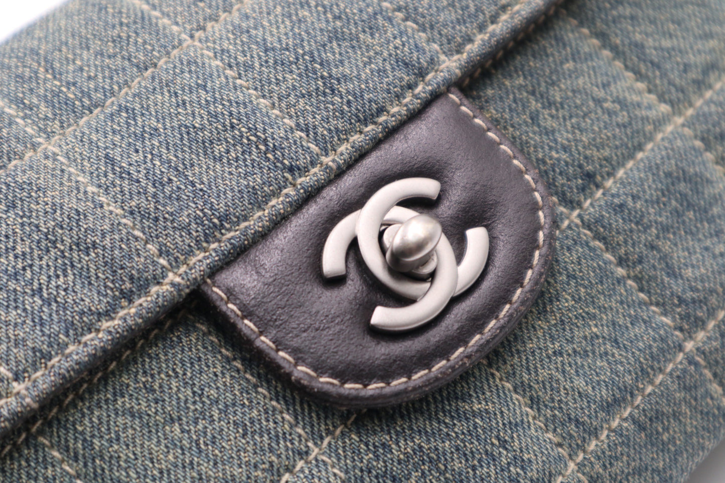 Chanel 牛仔法棍 / Rank A 24121001