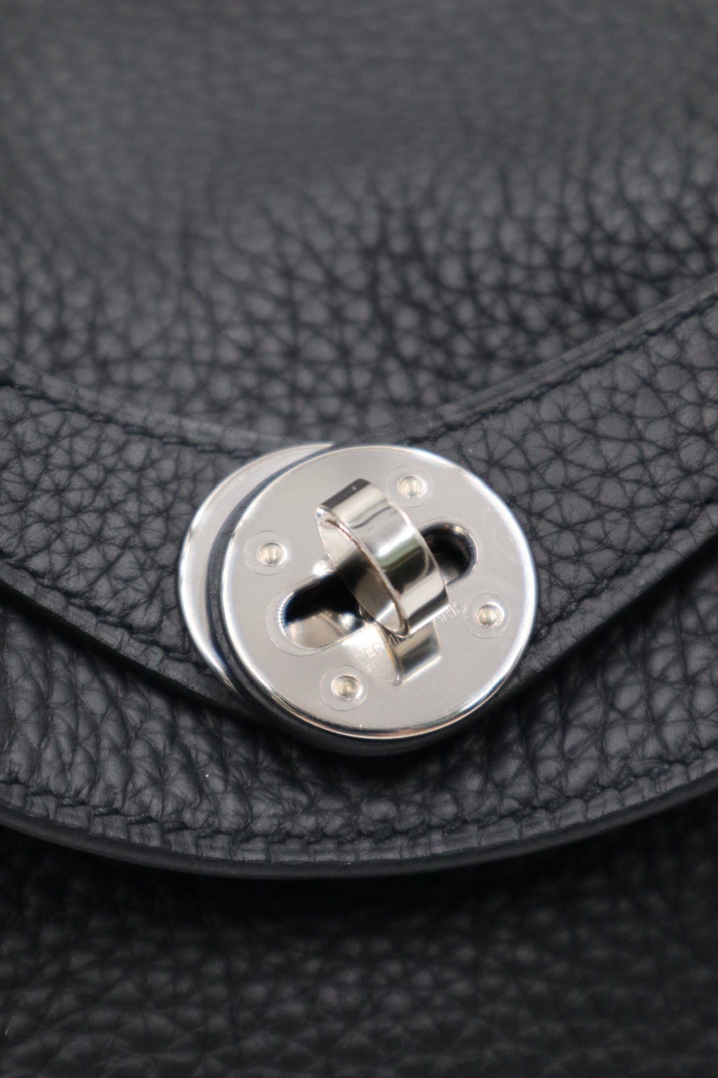 Hermes Lindy 26 黑色 銀扣 C / Rank SA 251022002