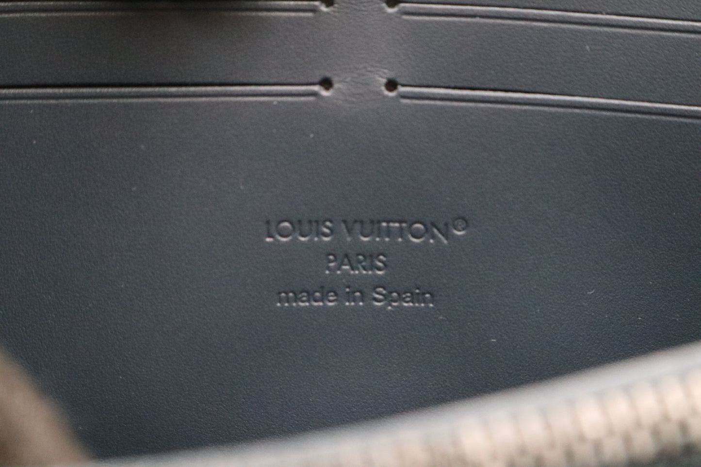 Louis Vuitton  牛皮壓紋長夾 / Rank SA 251110006
