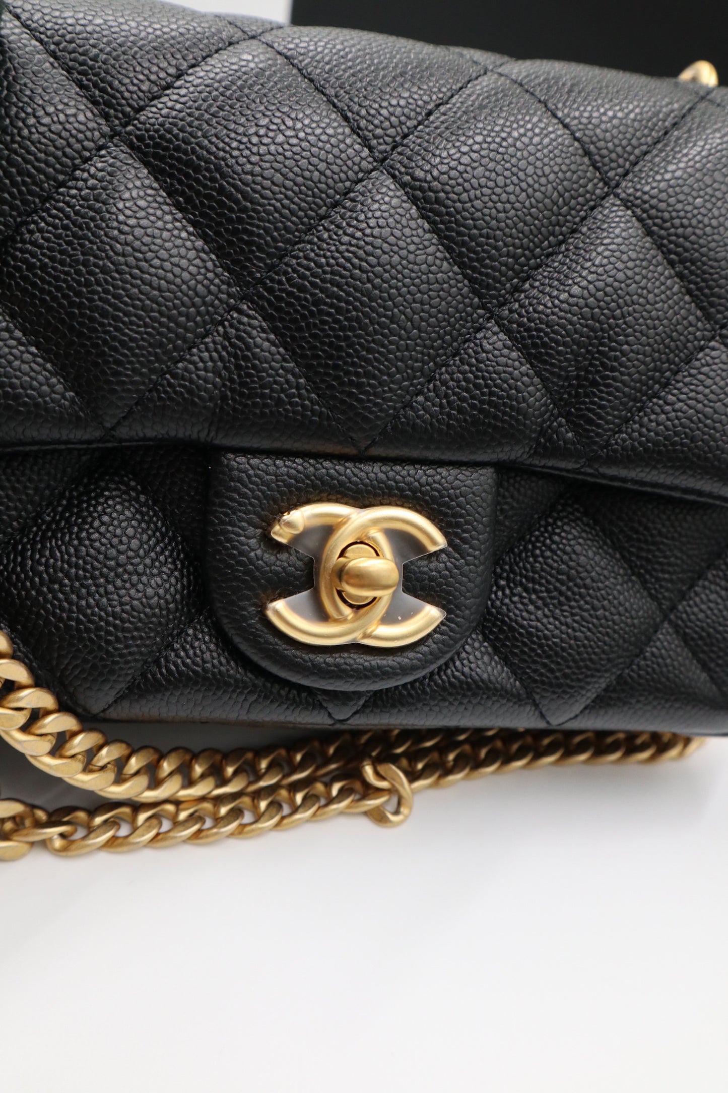 Chanel Mini Coco 19cm 愛心金球 / Rank N 24091801