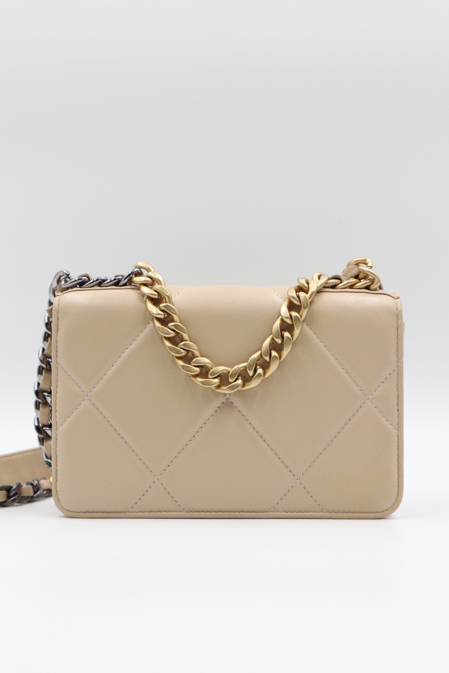 Chanel 19bag woc / Rank A Z25022401