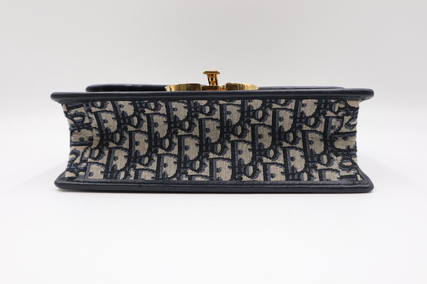 DIOR 蒙田30 Montaigne MM / Rank SA 251006001