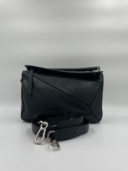 Loewe Puzzle Medium Black / Rank A
