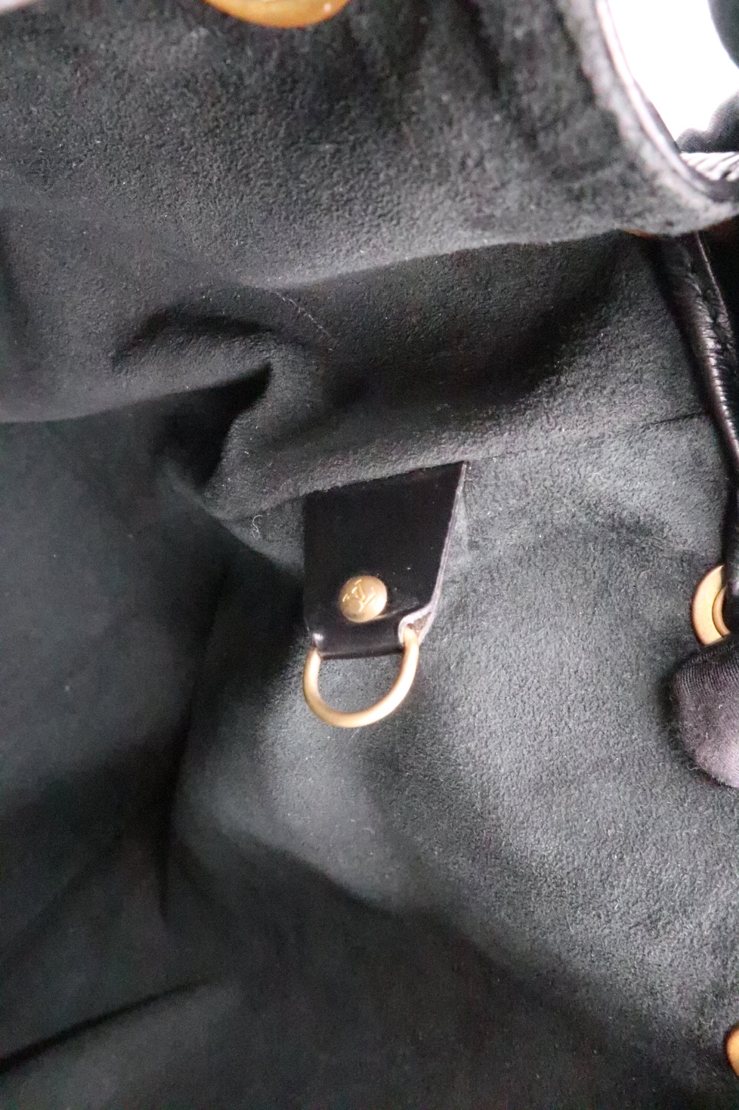 Louis Vuitton  Epi 牛皮水波紋中款水桶包 Rank SA 251105002