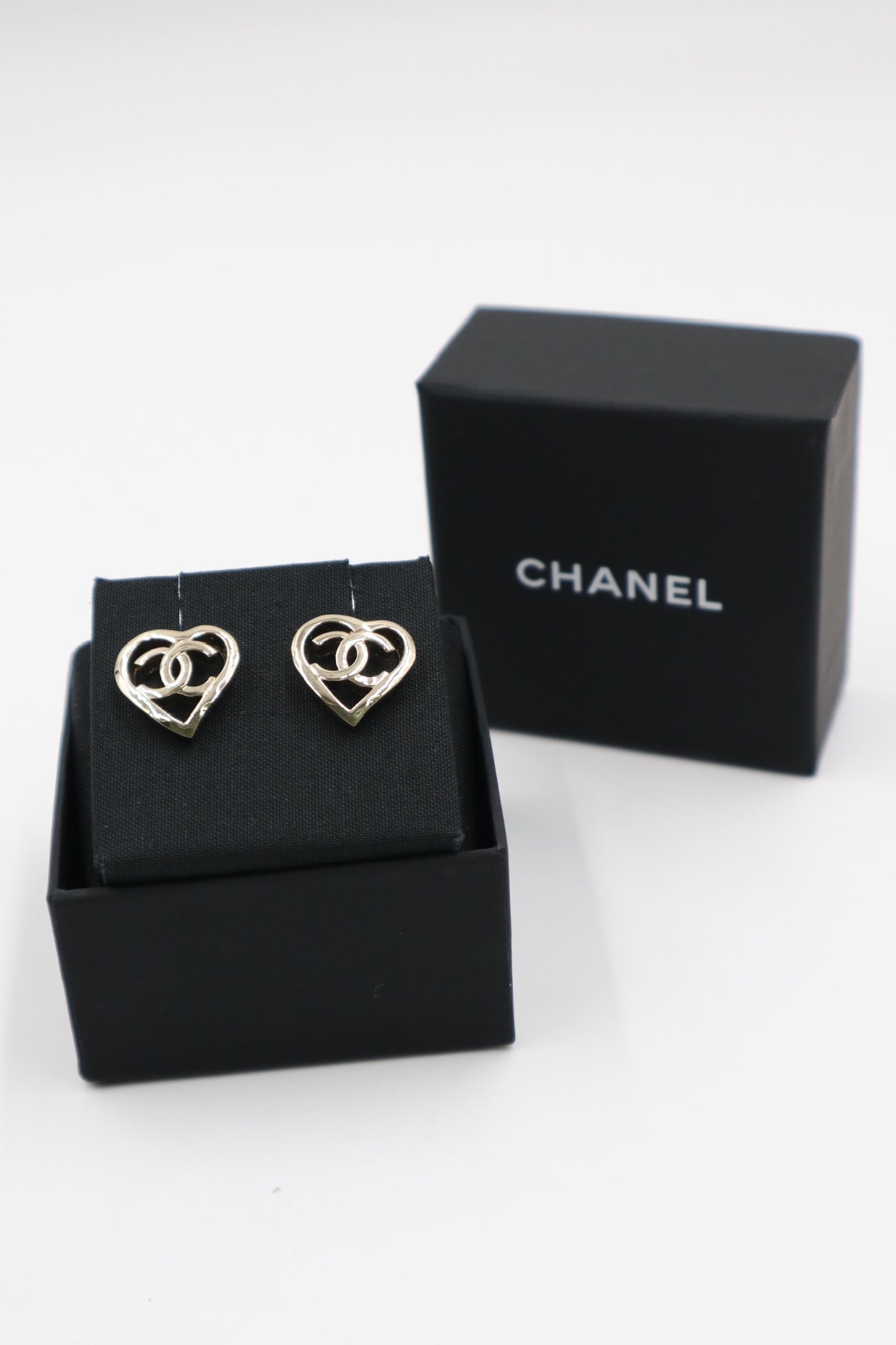 Chanel Earrings 心型鏤空耳環/ Rank SA 251008003