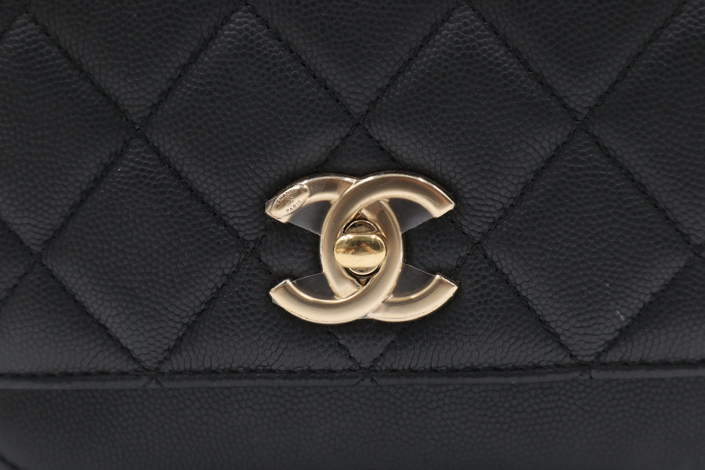 Chanel 黑金小號郵差包 / Rank SA 251106001