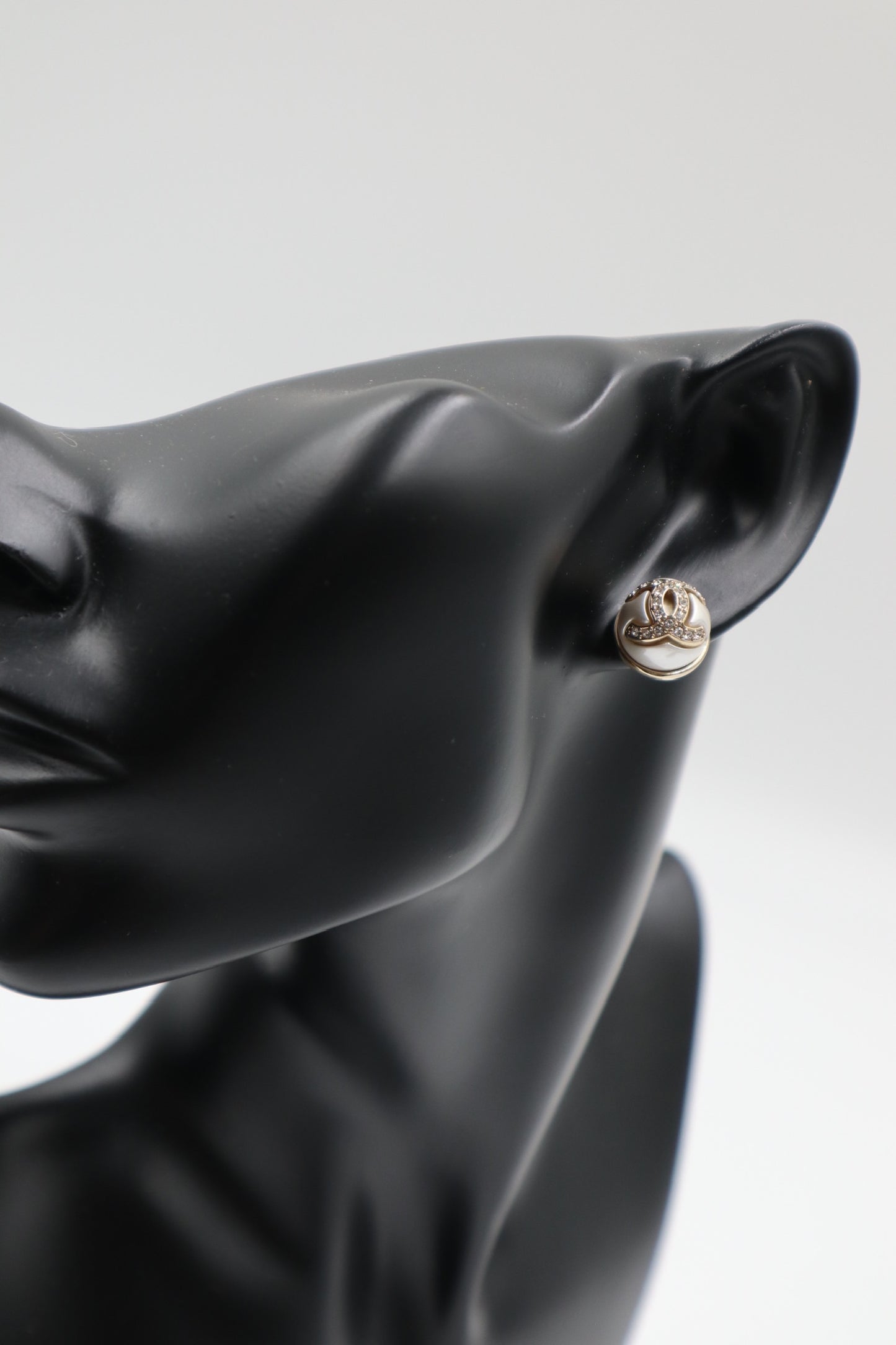 Chanel Earrings 珍珠水鑽圓型耳環/ Rank SA 251018005
