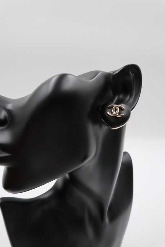 Chanel Earrings 黑金羊皮愛心耳環/ Rank SA 251027002