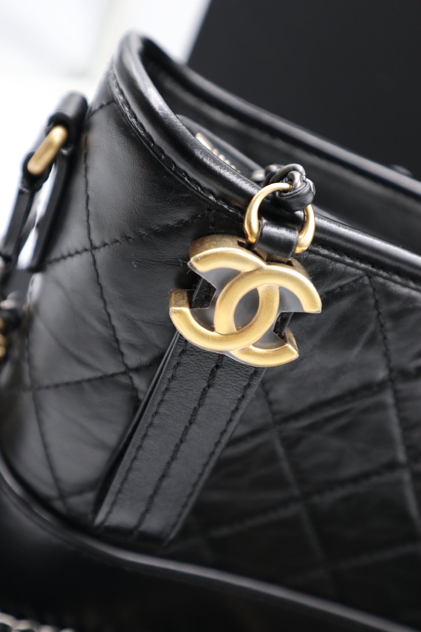 Chanel 黑金流浪包/ Rank SA 250926003