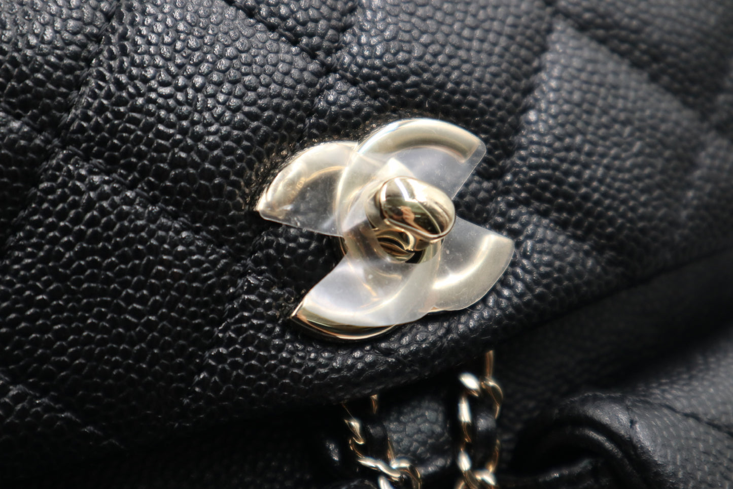 Chanel 黑魚子醬銀釦後背包 / Rank N 251018001