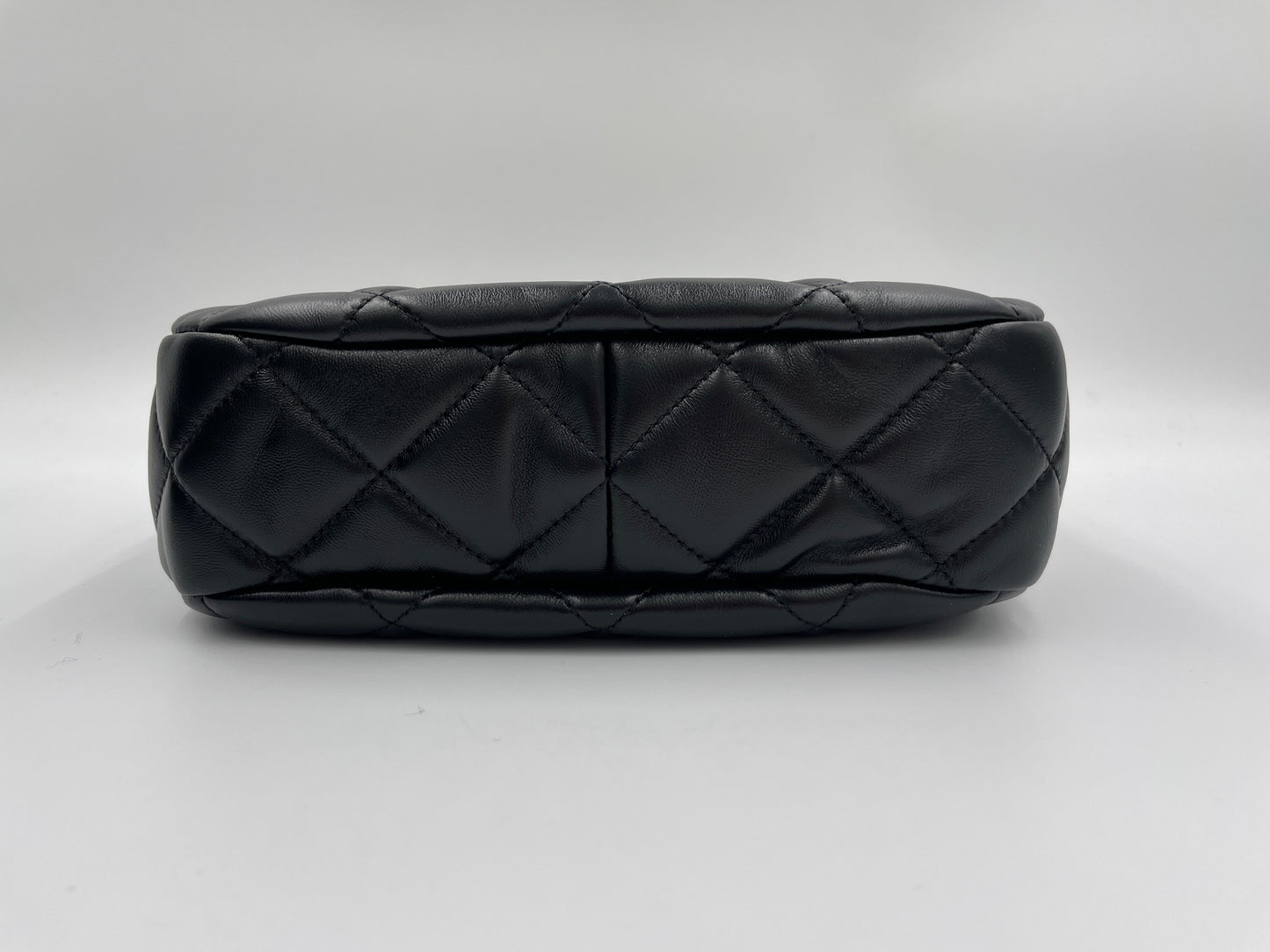 Chanel 22B 流浪托特/ Rank SA