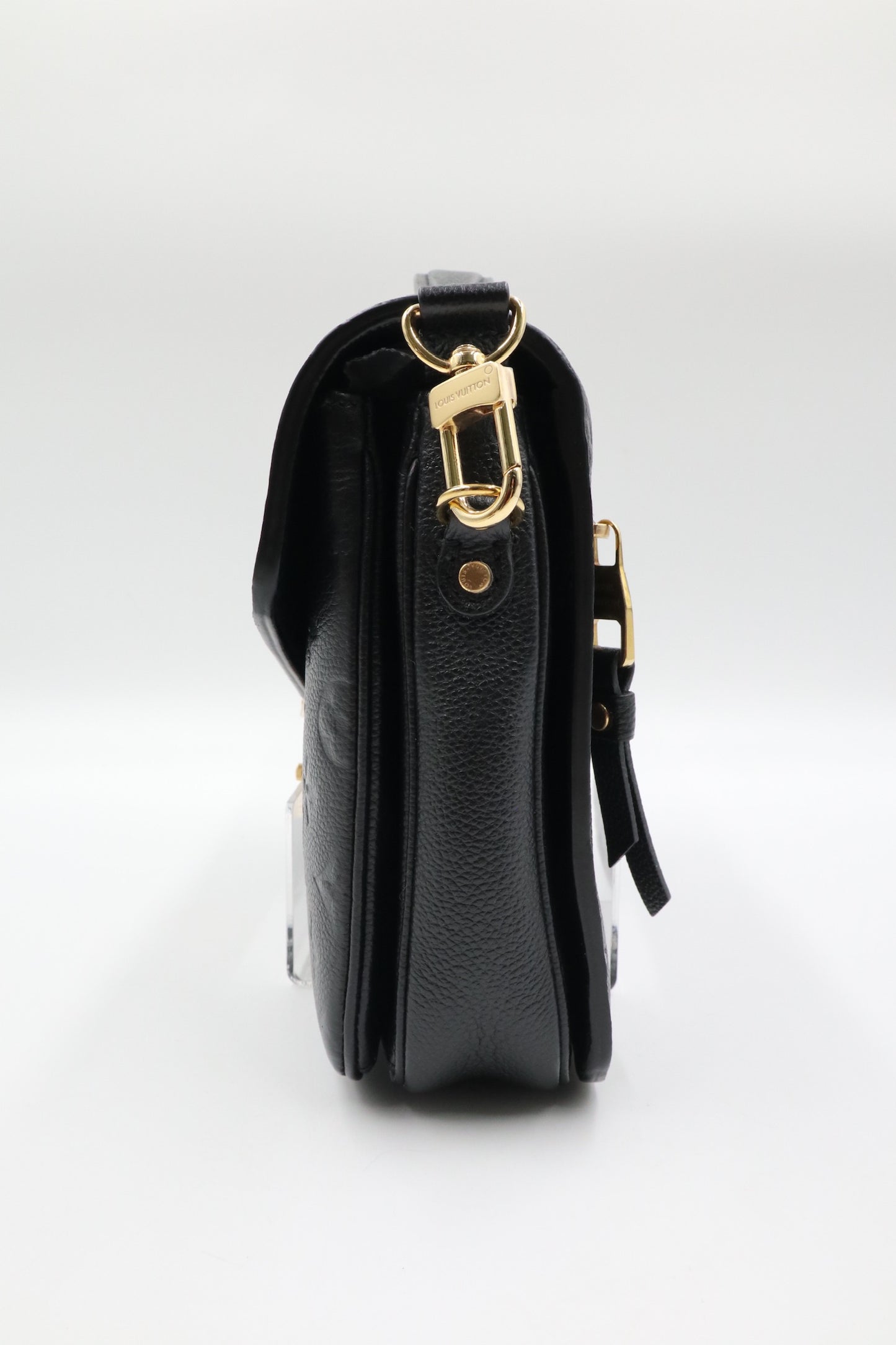 Louis Vuitton 牛皮壓紋金釦郵差包 黑色 / Rank SA 251106002