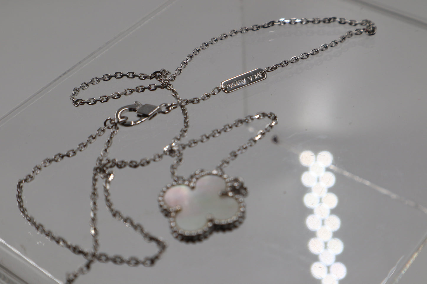 VCA 白K珍珠母貝墜飾 Necklace / Rank SA251027001