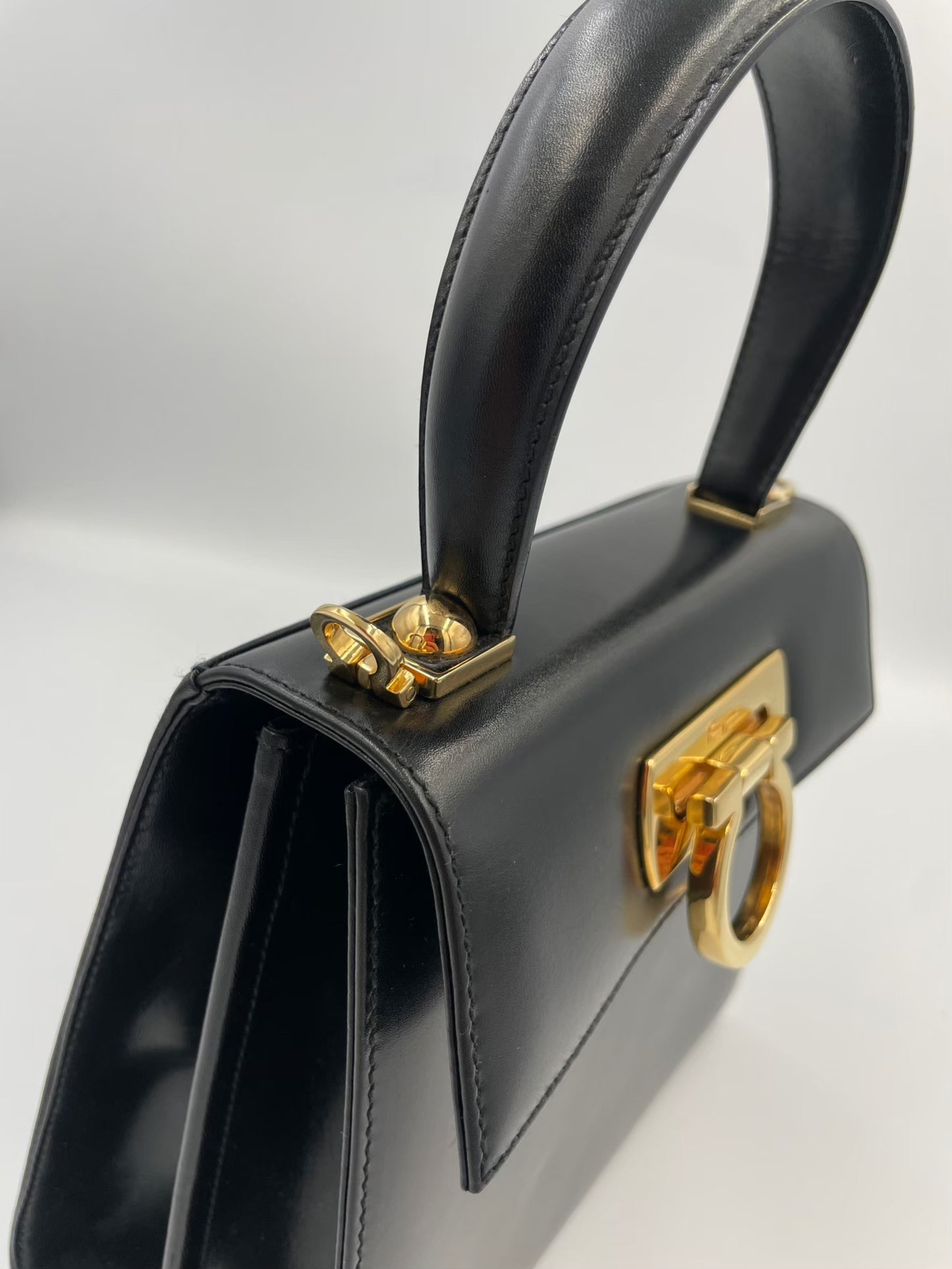 Ferragamo 2way Kelly / Rank SA