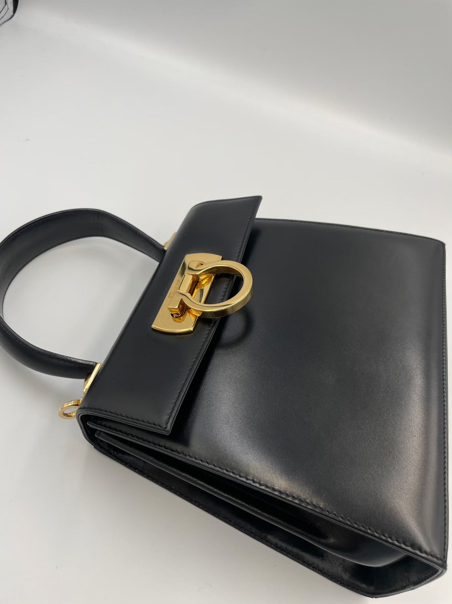 Ferragamo 2way Kelly / Rank SA