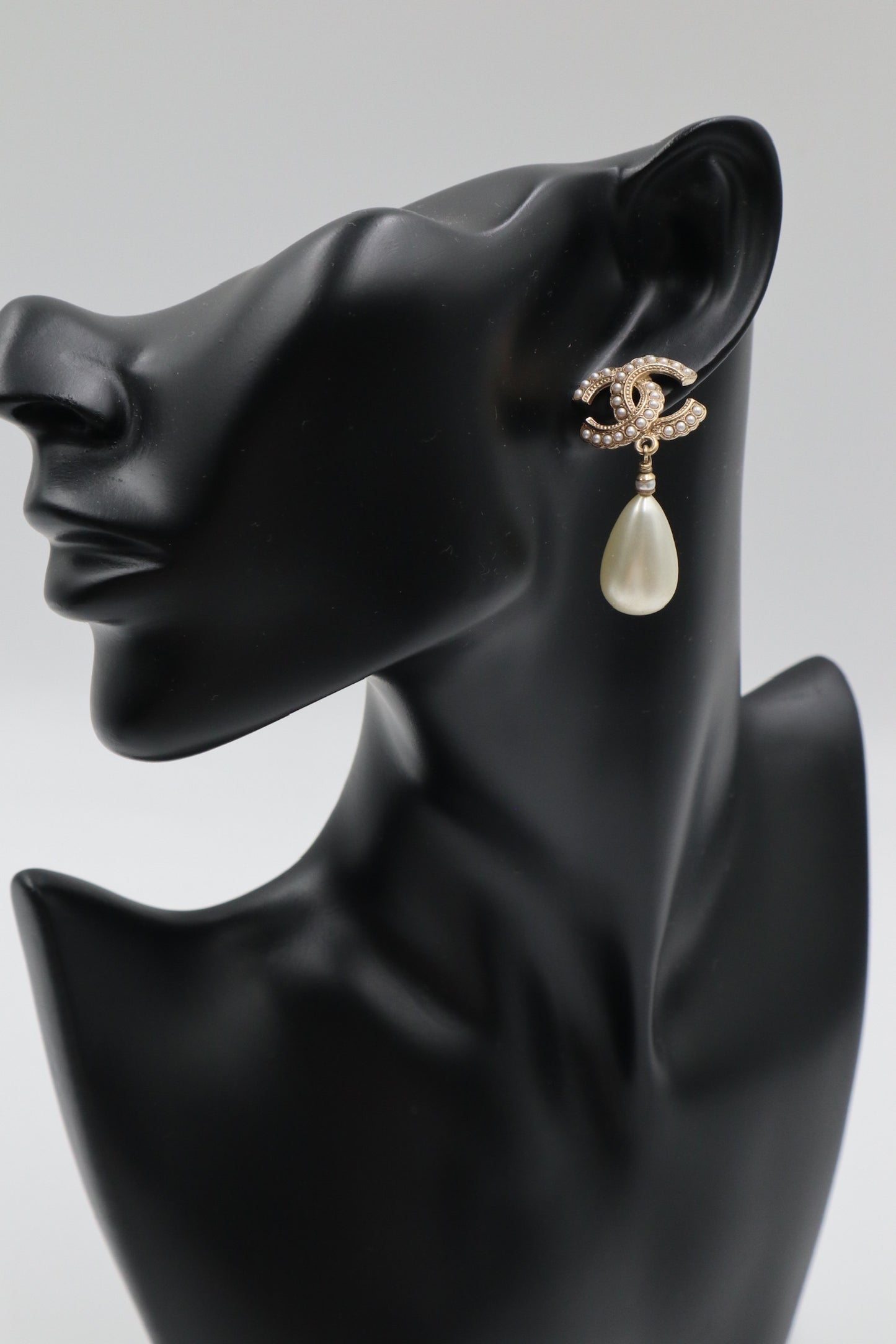 Chanel Earrings 水滴珍珠水鑽圓型耳環/ Rank SA 251110001