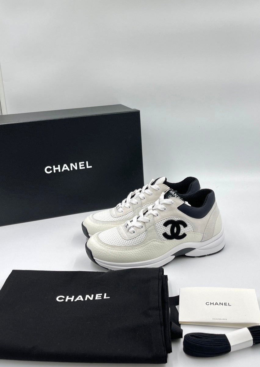 Chanel 麂皮熊貓運動鞋 / Brand new