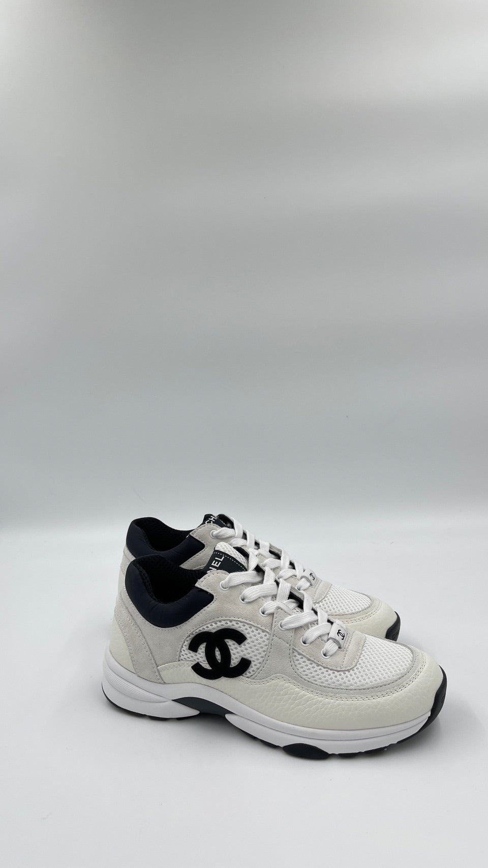 Chanel 麂皮熊貓運動鞋 / Brand new