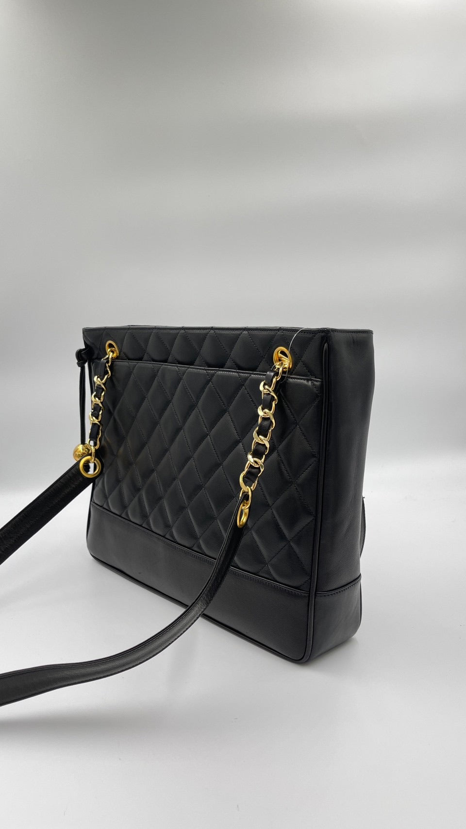 Chanel 金球托特包 / Rank SA