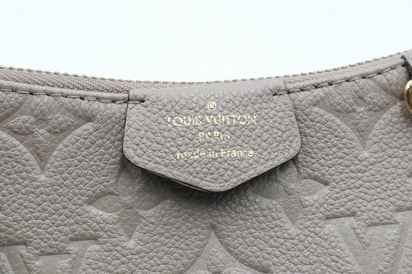 Louis Vuitton Easy poush奶茶色 / Rank SA 251030005