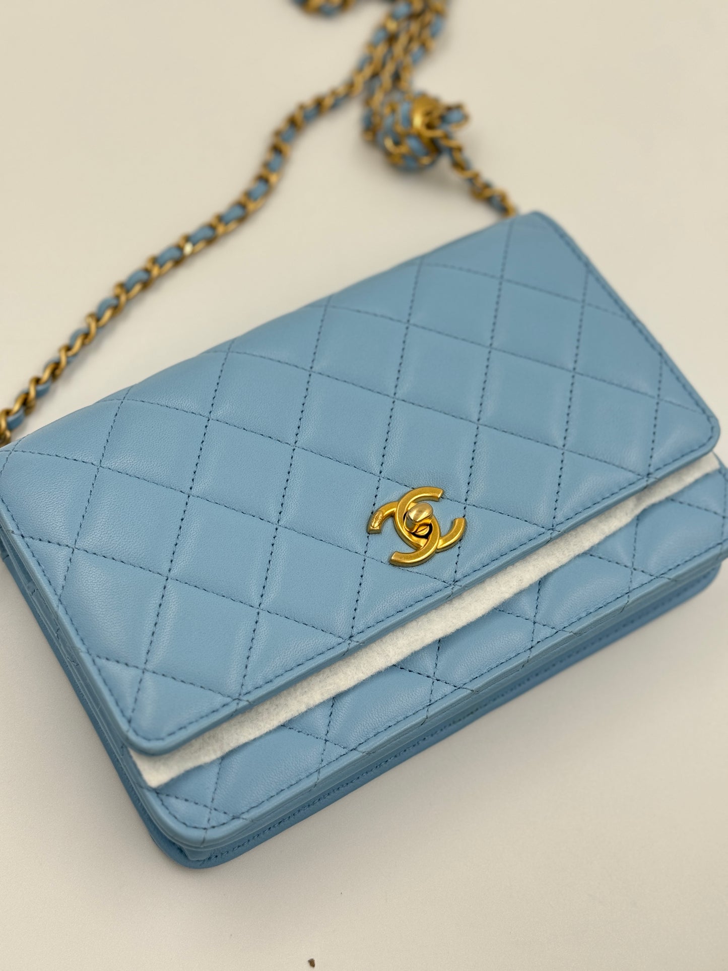 Chanel  Woc金球水藍色  /  Rank SA 24072502
