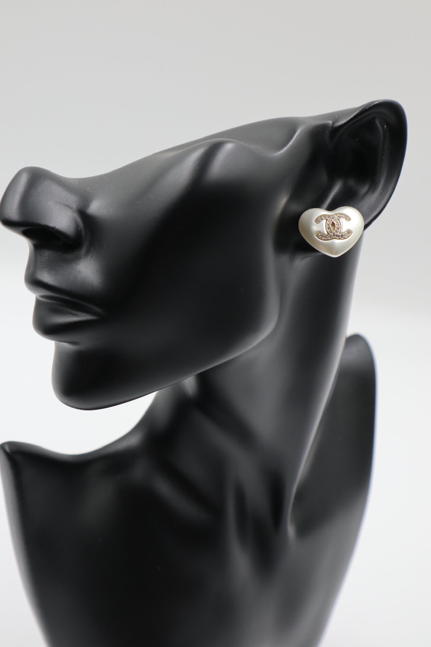 Chanel Earrings 珍珠水鑽愛心耳環/ Rank SA 251018004