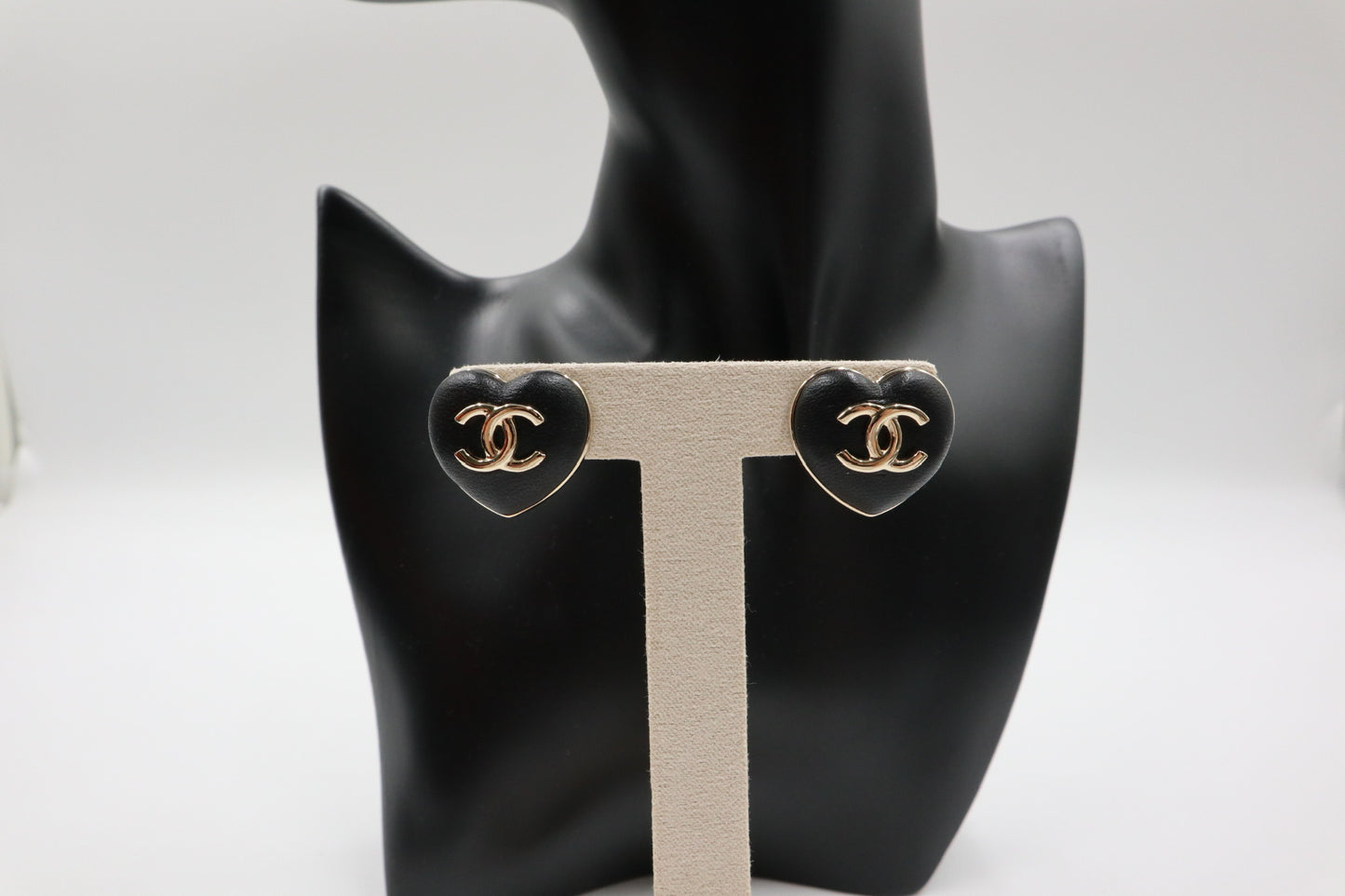 Chanel Earrings 黑金羊皮愛心耳環/ Rank SA 251027002