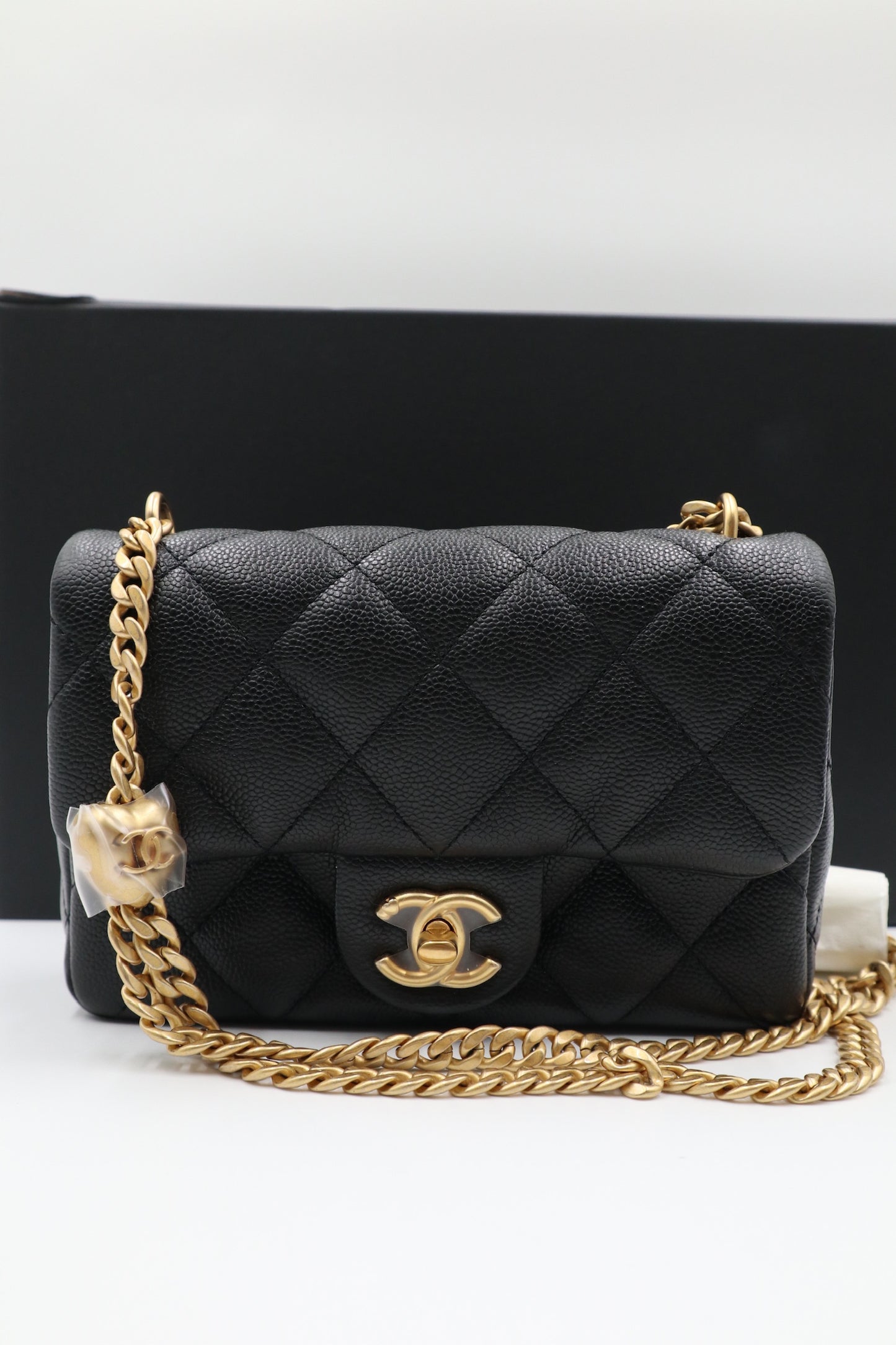 Chanel Mini Coco 19cm 愛心金球 / Rank N 24091801