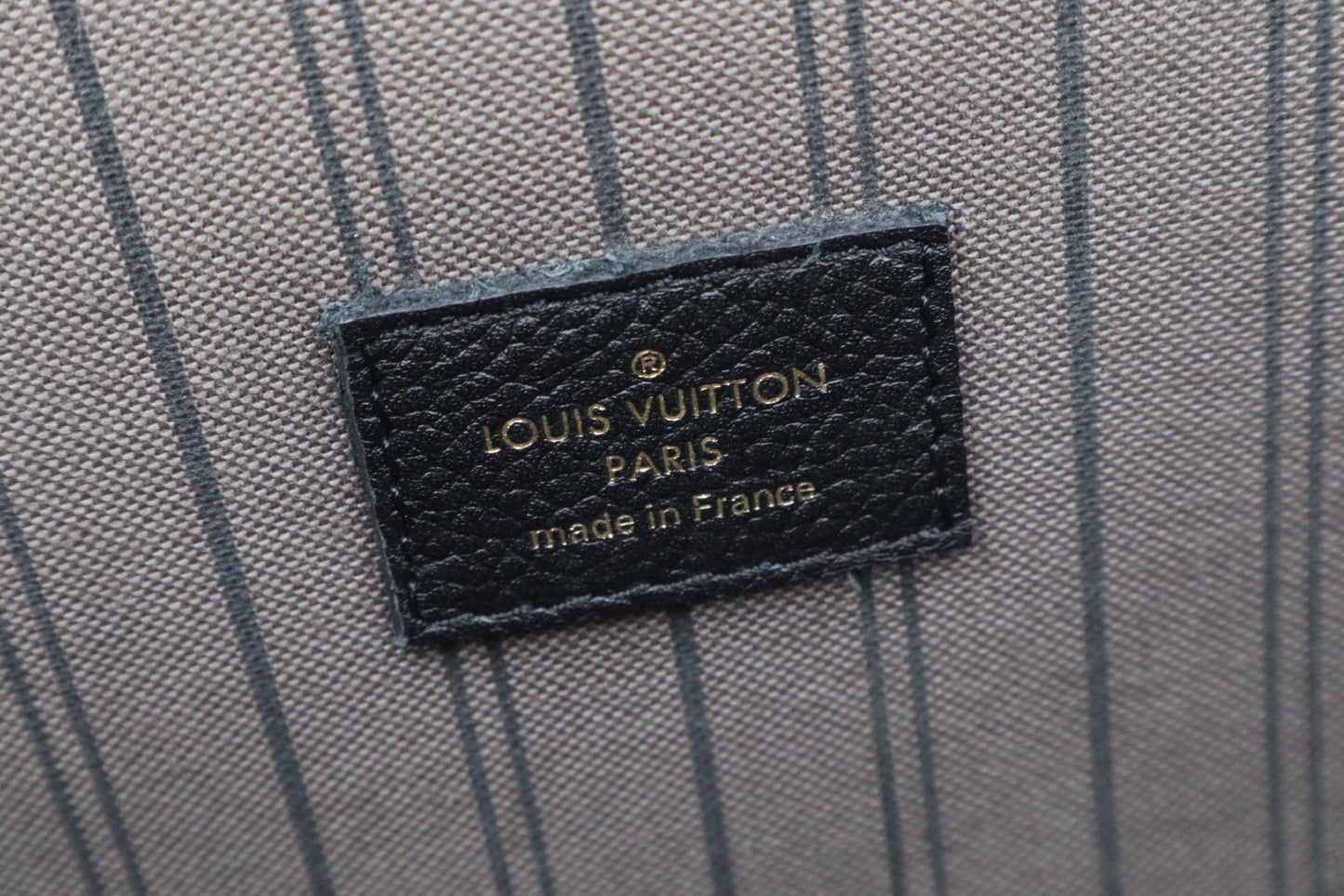Louis Vuitton 牛皮壓紋金釦郵差包 黑色 / Rank SA 251106002