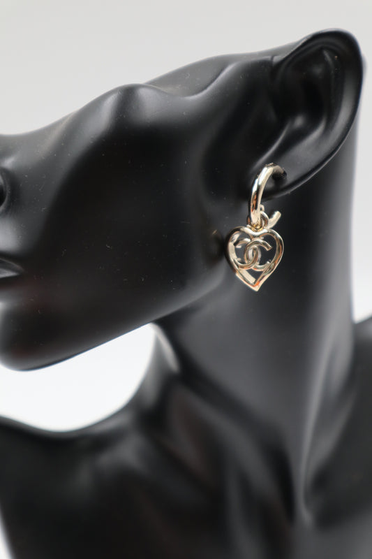Chanel Earrings 金屬心型鏤空耳環/ Rank SA 251006002
