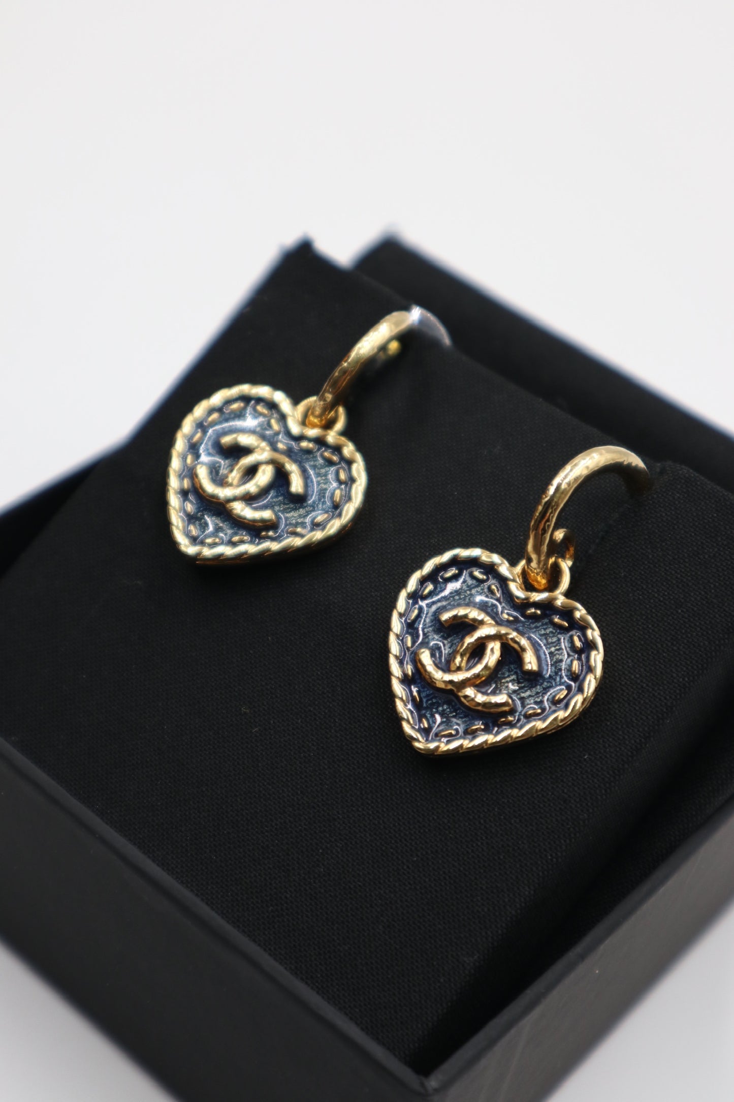 Chanel Earrings 復古牛仔藍愛心耳環/ Rank SA 250903002